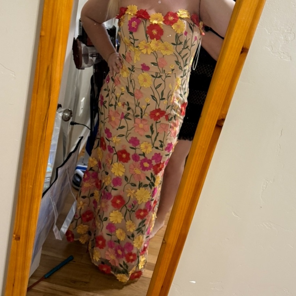Arlene Embroidered Floral Evening Gown from Saks - Picture 5 of 10